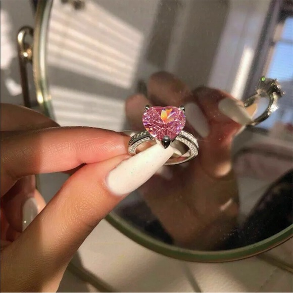 New Women’s 925 Silver Heart Sapphire Ring - Picture 3 of 5